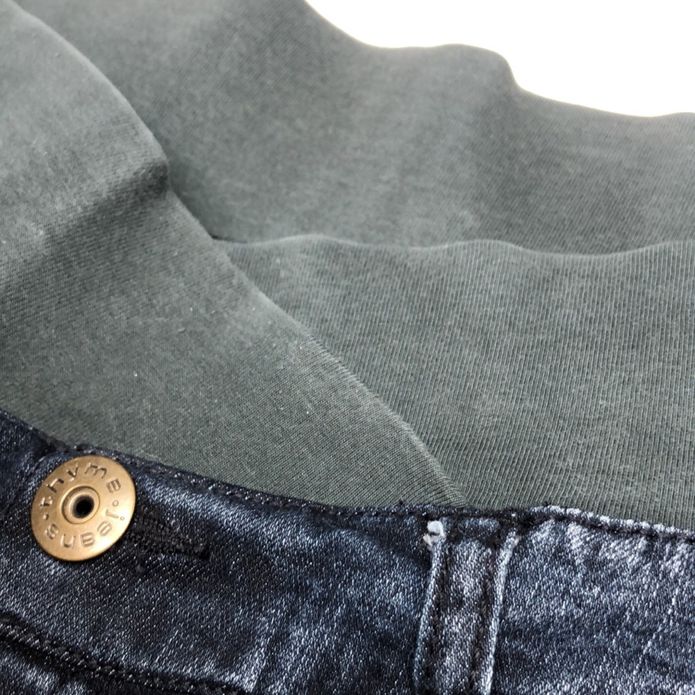 MATERNITY THYME LOW RISE DARKWASH CAPRIS ⭐ - Picture 5 of 14